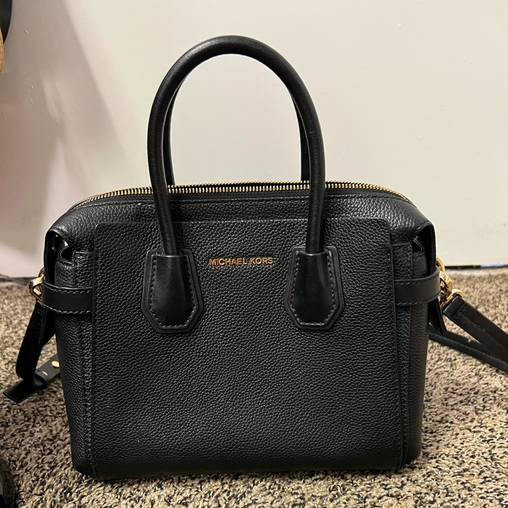 Black Michael Kors crossbody purse